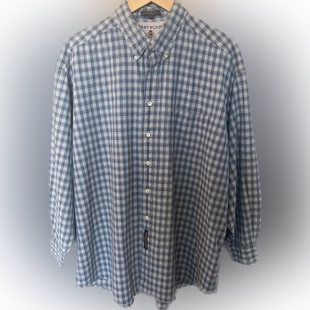 Tommy Hilfiger men’s dress shirt, 100%cotton, size 17 1/2 - 34, men’s large.